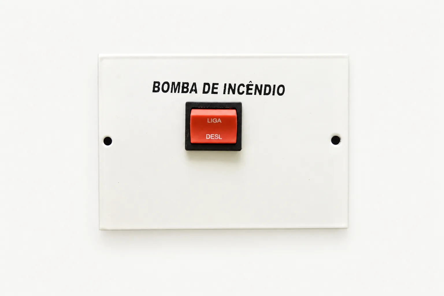 Painel de comando de bomba, produto da Majuss Eletroeletrônica
