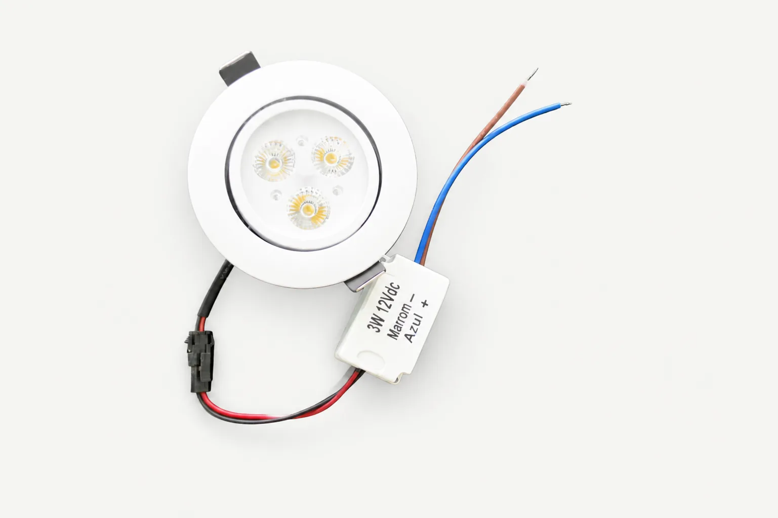 Spot LED de emergência, produto da Majuss Eletroeletrônica